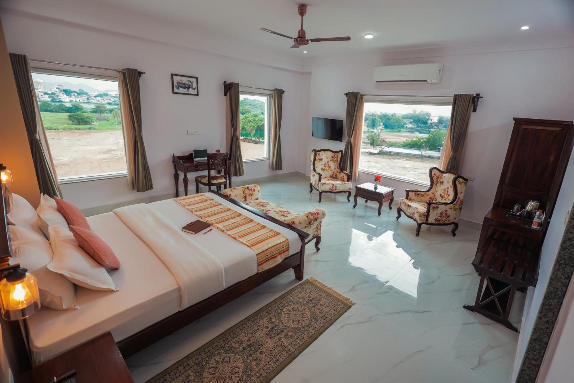 Revaas Lake View Boutique Stay Udaipur Extérieur photo