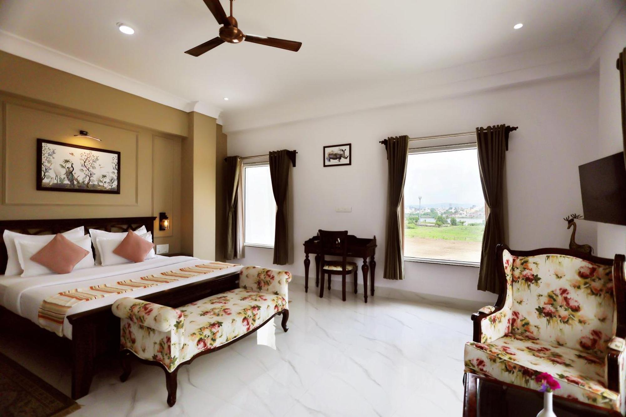 Revaas Lake View Boutique Stay Udaipur Extérieur photo